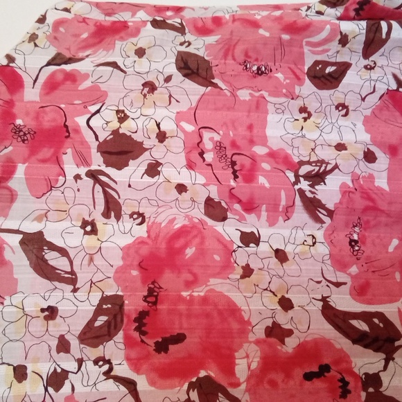 2 Piece Floral Blouse with Matching Tank - Picture 11 of 13